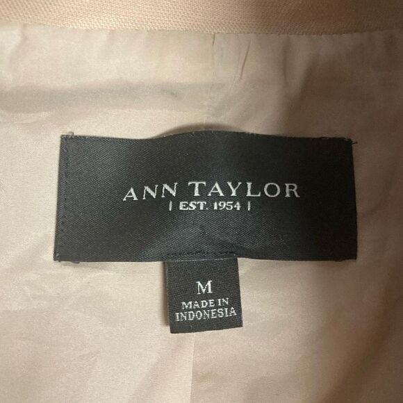 ANN TAYLOR Women’s Shawl‎ Collar Button Up Coat Tan Size Medium Fully Lined - Picture 6 of 12